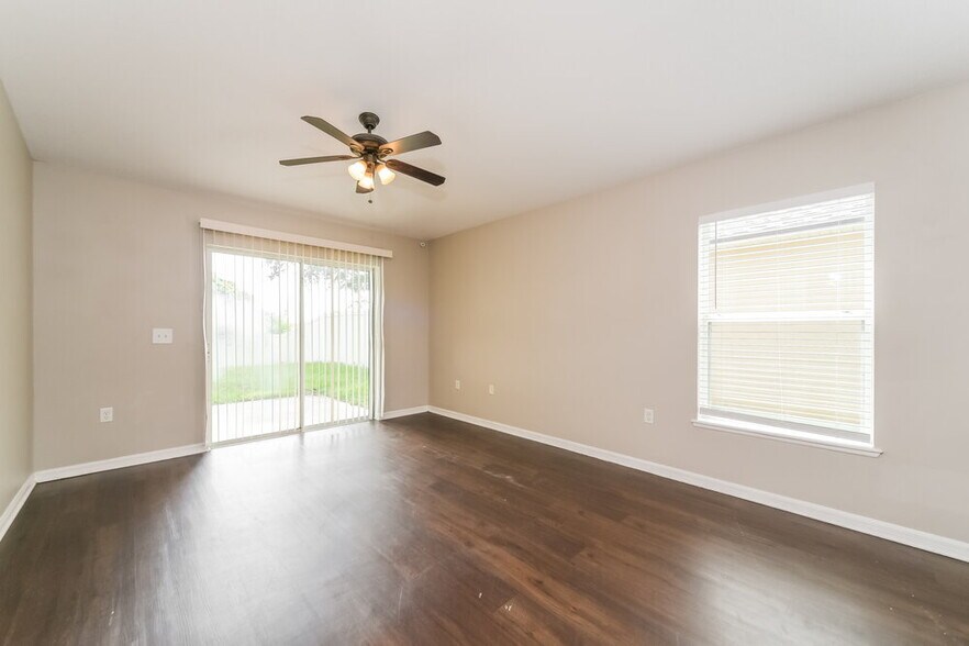 Building Photo - 5470 Silver Thistle Ln