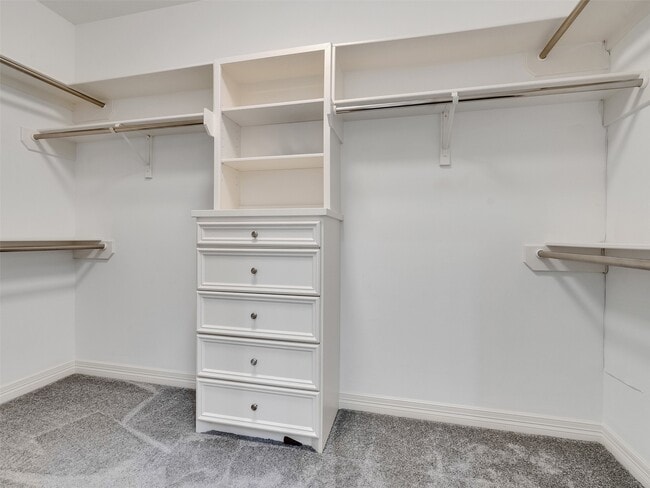 Building Photo - 2525 Nantucket Dr