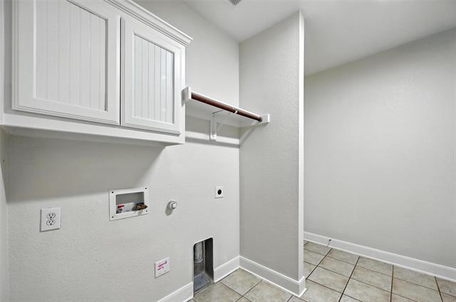 Building Photo - 14743 Daneway Dr