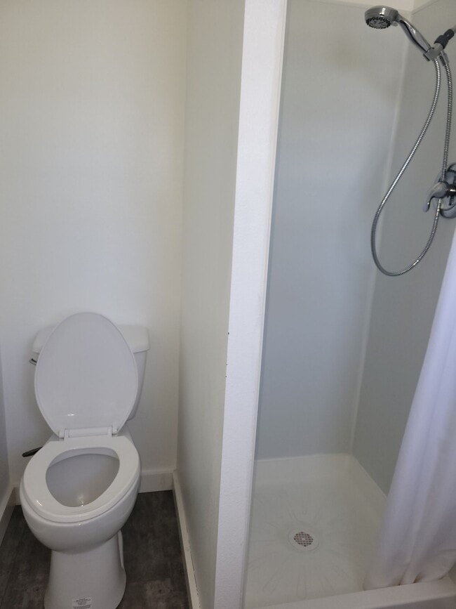 Building Photo - Affordable Studio Apartments in Los Alamos...