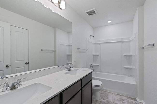 Building Photo - 305 Los Cobos Ln