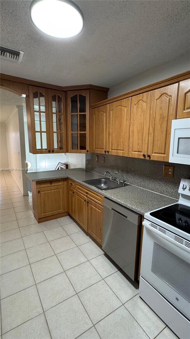 Primary Photo - 1270 W 42nd St