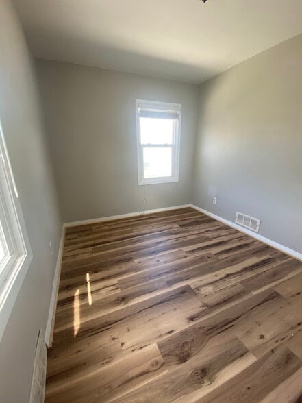 Building Photo - 1486 W 700 S