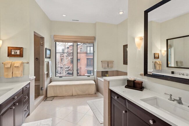 Building Photo - 501 Rio Grande Pl