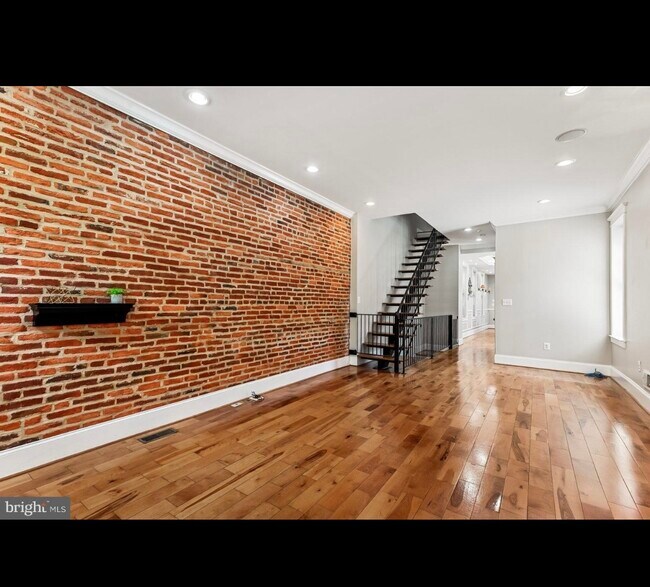 Building Photo - 15 N Patterson Park Ave