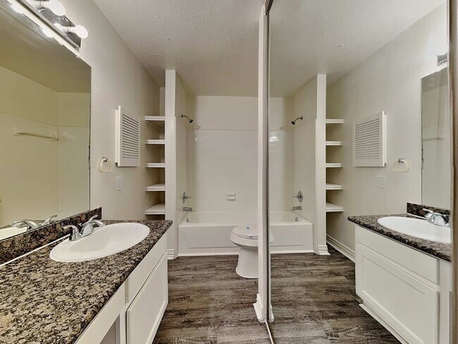 Building Photo - 9167 Golden Sunshine Dr