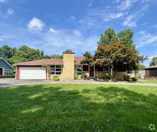 Building Photo - 73 Forest Dr