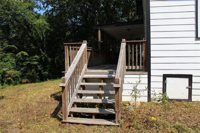 Building Photo - 202 Henderson Falls Rd