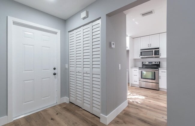 Building Photo - 1579 Springside Dr