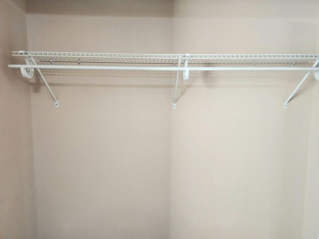 Building Photo - 412 W University Dr