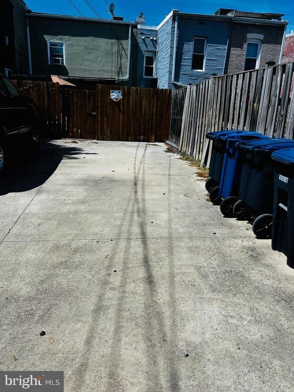 Building Photo - 225 10th St NE