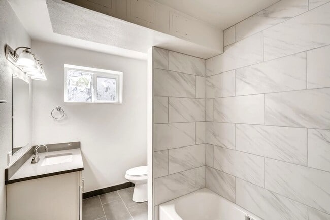 Building Photo - 4721 43rd Ave S