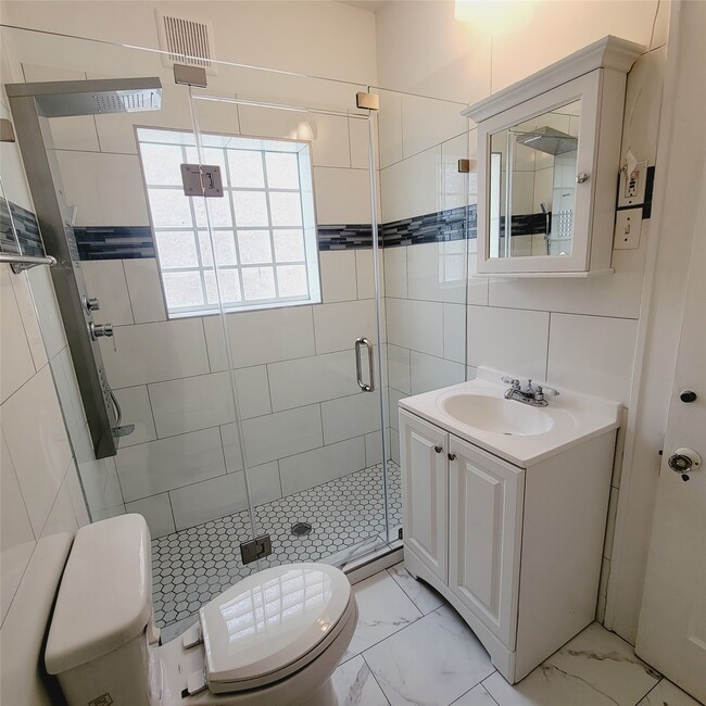 Building Photo - 2408 Huldy St