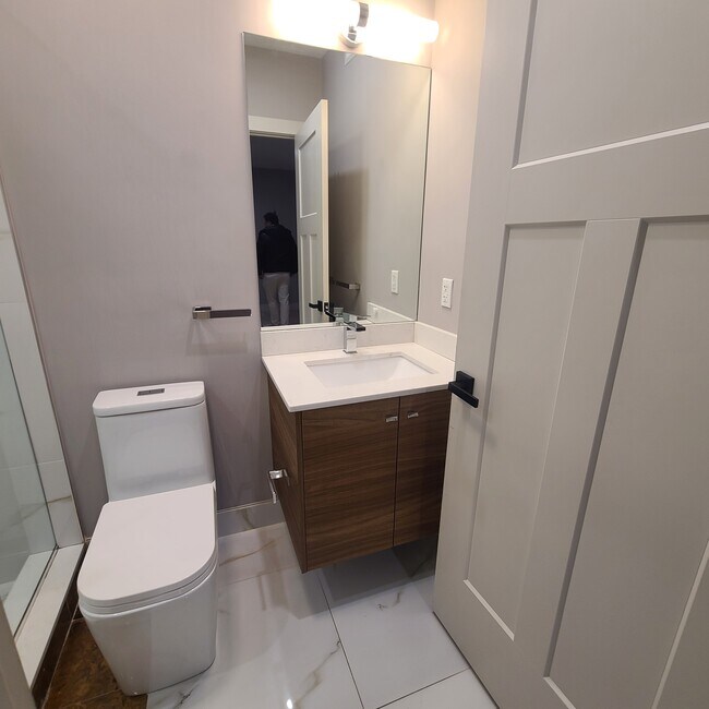 Building Photo - 21 65th St