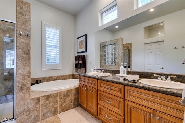Building Photo - 46 Fountainhead Cir
