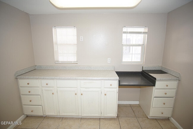 Building Photo - 9832 Heather Ave