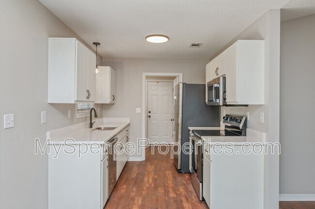 Building Photo - 138 Jeff Dr