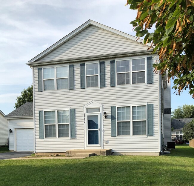 Primary Photo - 1860 Fescue Dr