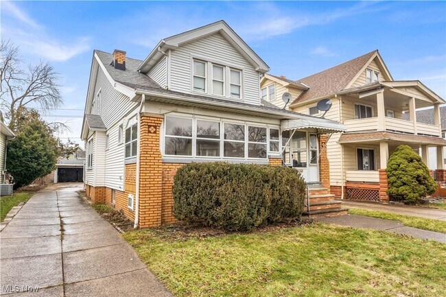 Building Photo - 10007 Parkview Ave