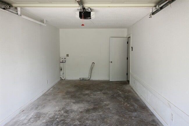 Building Photo - 5400 Sheldon St