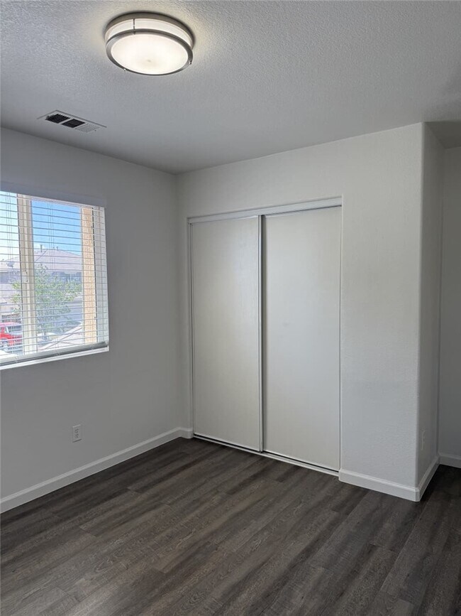 Building Photo - 12394 Freeport Dr