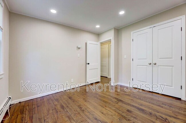 Building Photo - 14 Degraw Ave