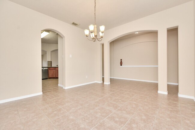 Building Photo - 25206 Hazel Ranch Dr