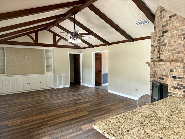 Building Photo - 103 Wroxton Dr
