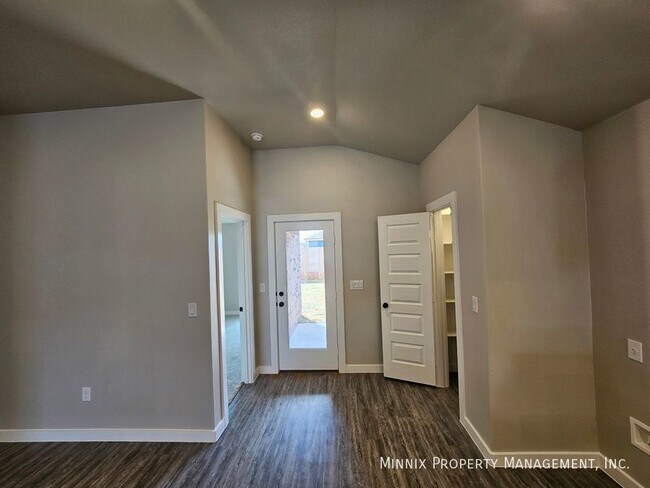 Building Photo - 2622 Tiffin Ave