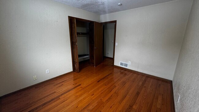 Building Photo - 8700 Loch Lomond Blvd