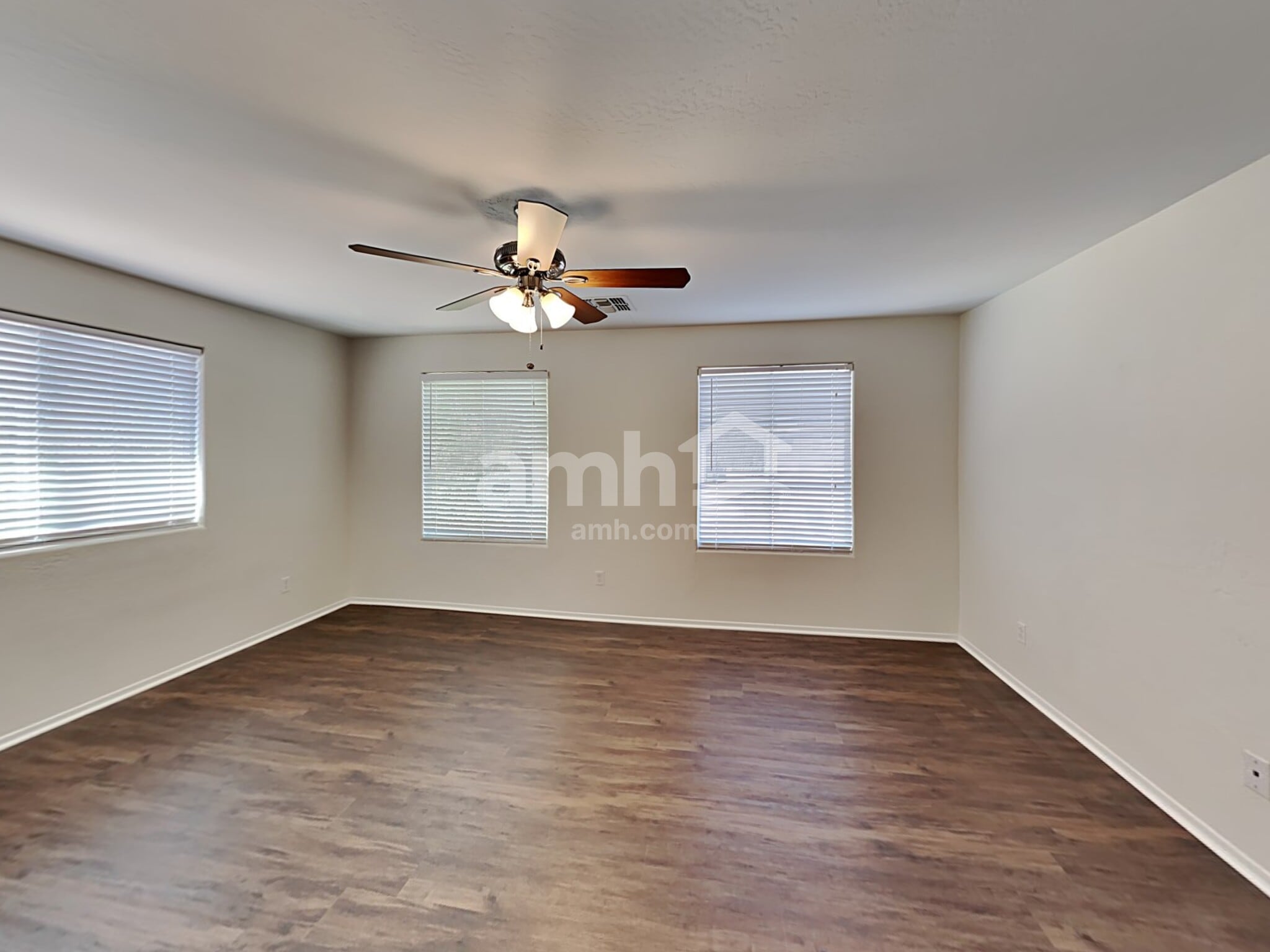 Building Photo - 10131 E Isleta Ave