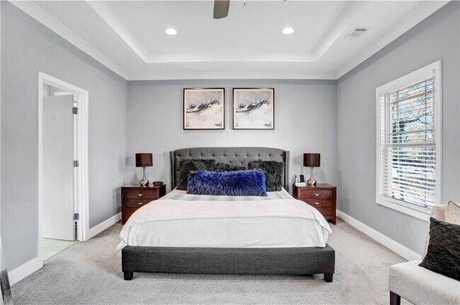 Building Photo - 1395 Marion St SE