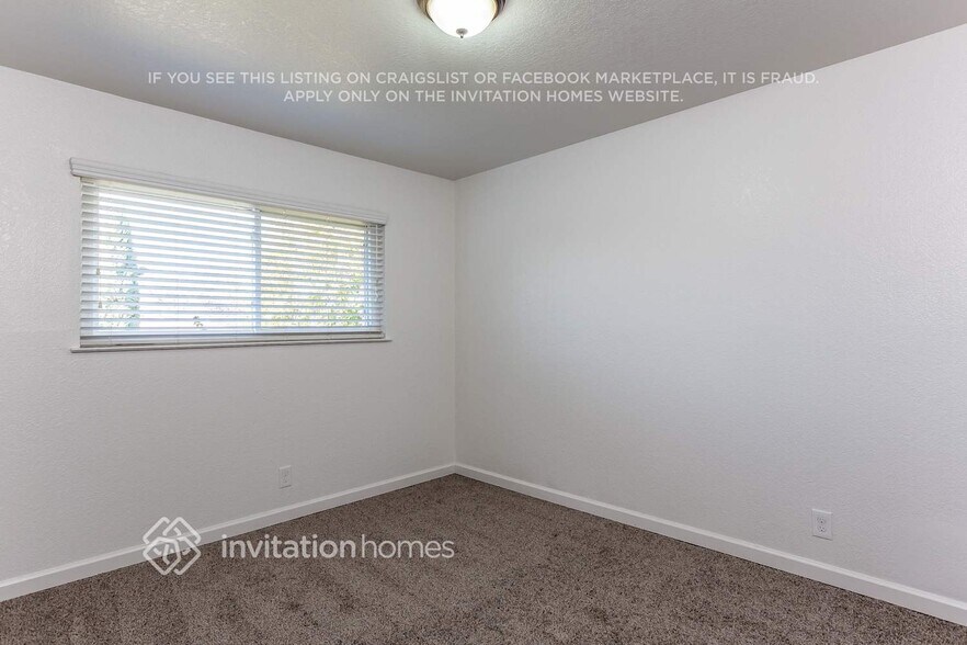 Building Photo - 10256 Octavia Way