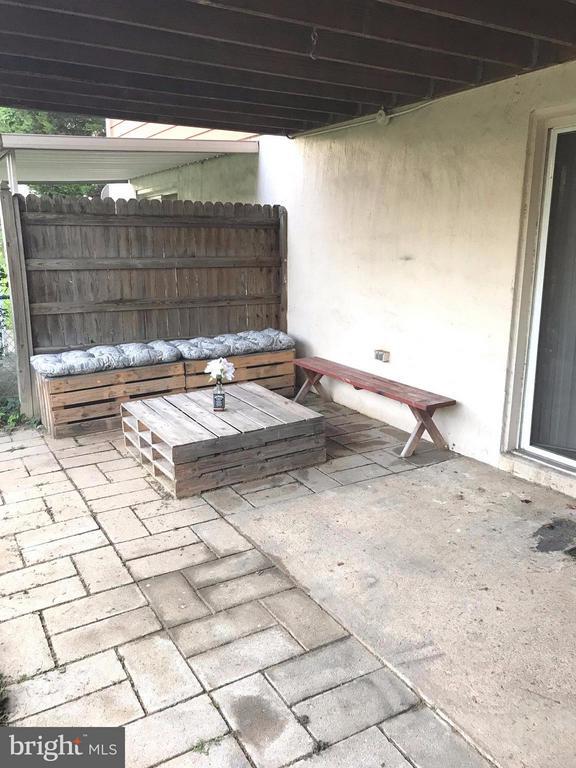 Building Photo - 6554 Pampano Dr