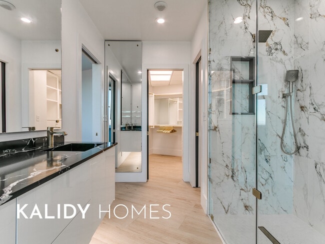 Building Photo - 5900 Mosteller Dr