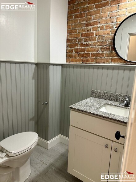 Building Photo - 183 High St