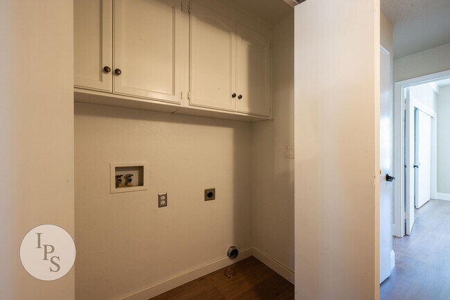 Building Photo - Move in by September 1st and get the rest of August FREE! North Fresno Villa San Marcos Apt, 2BR/...