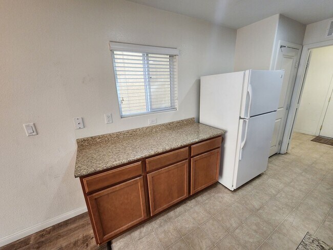 Building Photo - Lovely Two Story Home in Mountain Edge Community