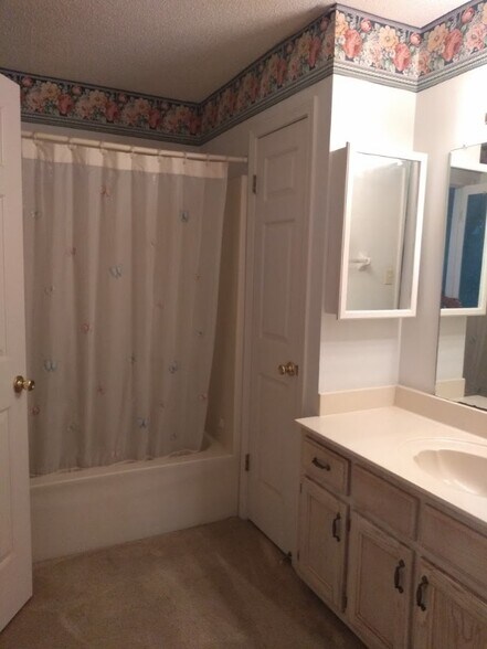 Building Photo - 1685 Beaver Trail Dr