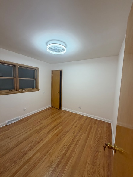 Building Photo - 2940 N Natoma Ave