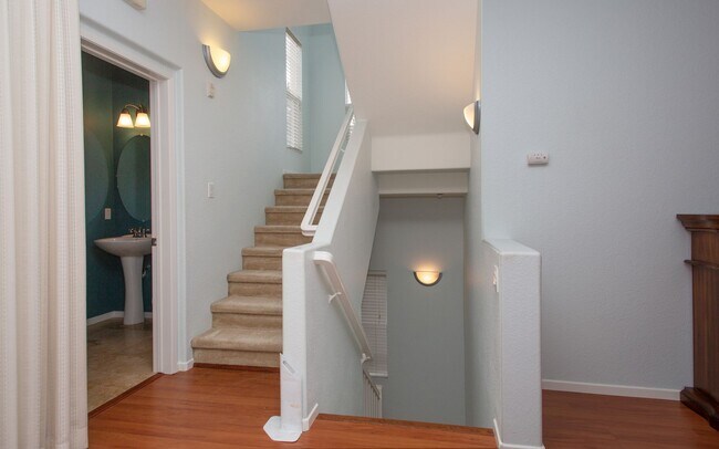 Building Photo - Condo in San Elijo!