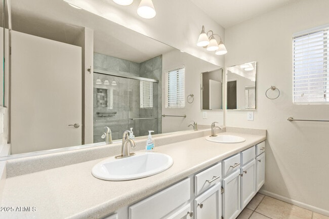 Building Photo - 15457 N 63rd St