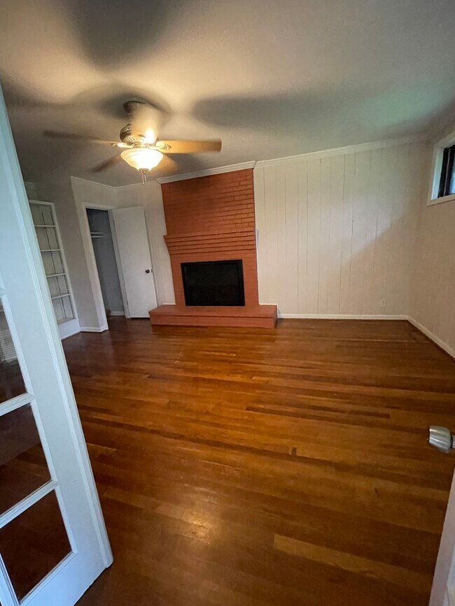 Building Photo - Great 3 Bed 1 Bath Home in South Nashville!