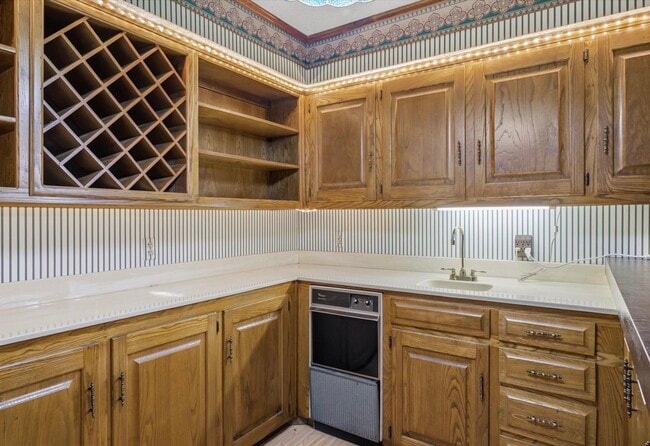 Building Photo - 716 S Houston St