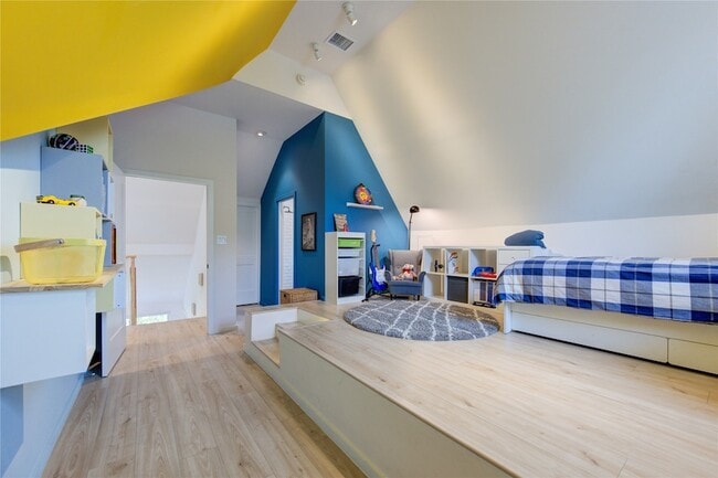 Building Photo - 5222 Summer Snow Dr