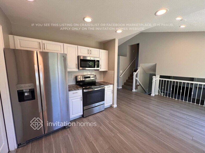 Building Photo - 21320 E Aberdeen Pl