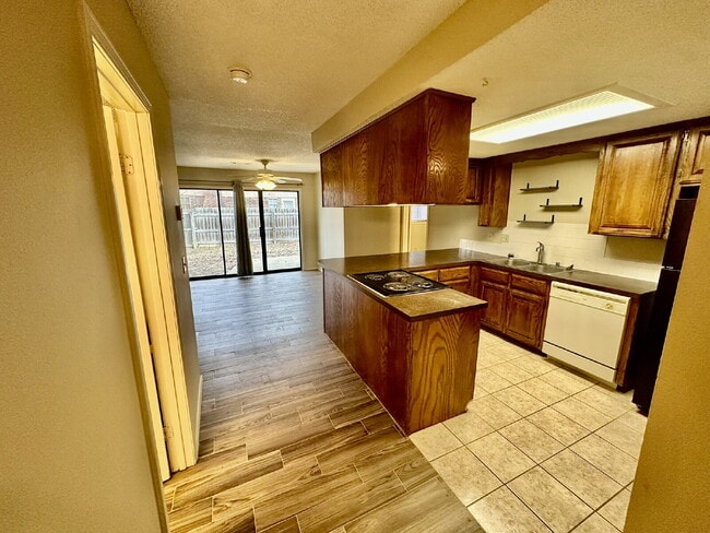 Building Photo - 3507 W Beechwood Dr