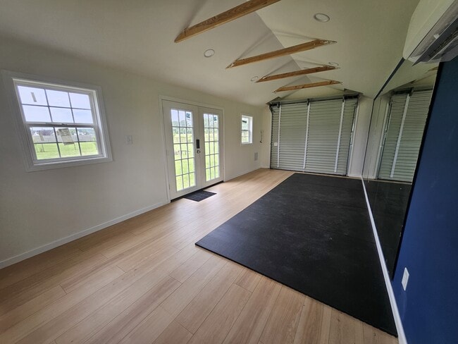 Building Photo - 303 Weeping Willow Dr