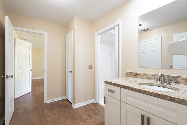Building Photo - 119 Rio Pinar Dr
