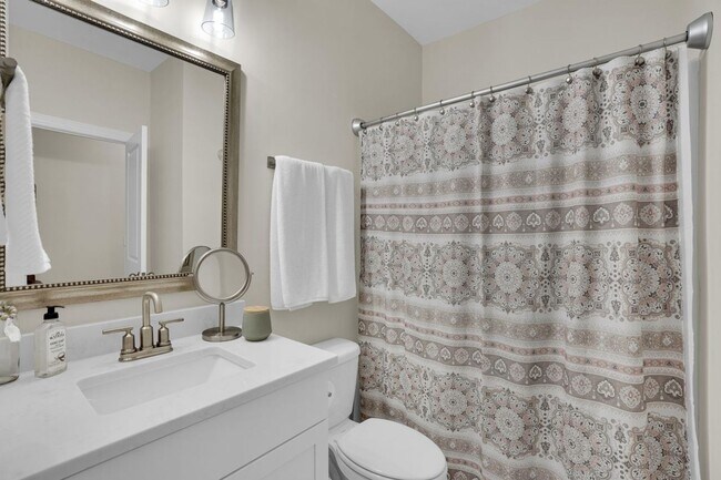 Building Photo - Bull Street District 3 Bedroom 3.5 Bath